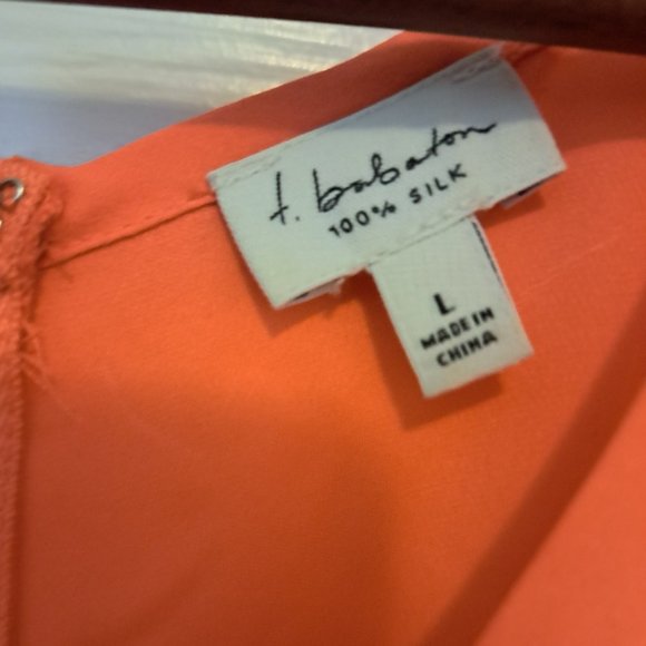 Aritzia Babaton Sleeveless V- neck Silk Dress Size: Large Colour: Coral - Picture 5 of 8